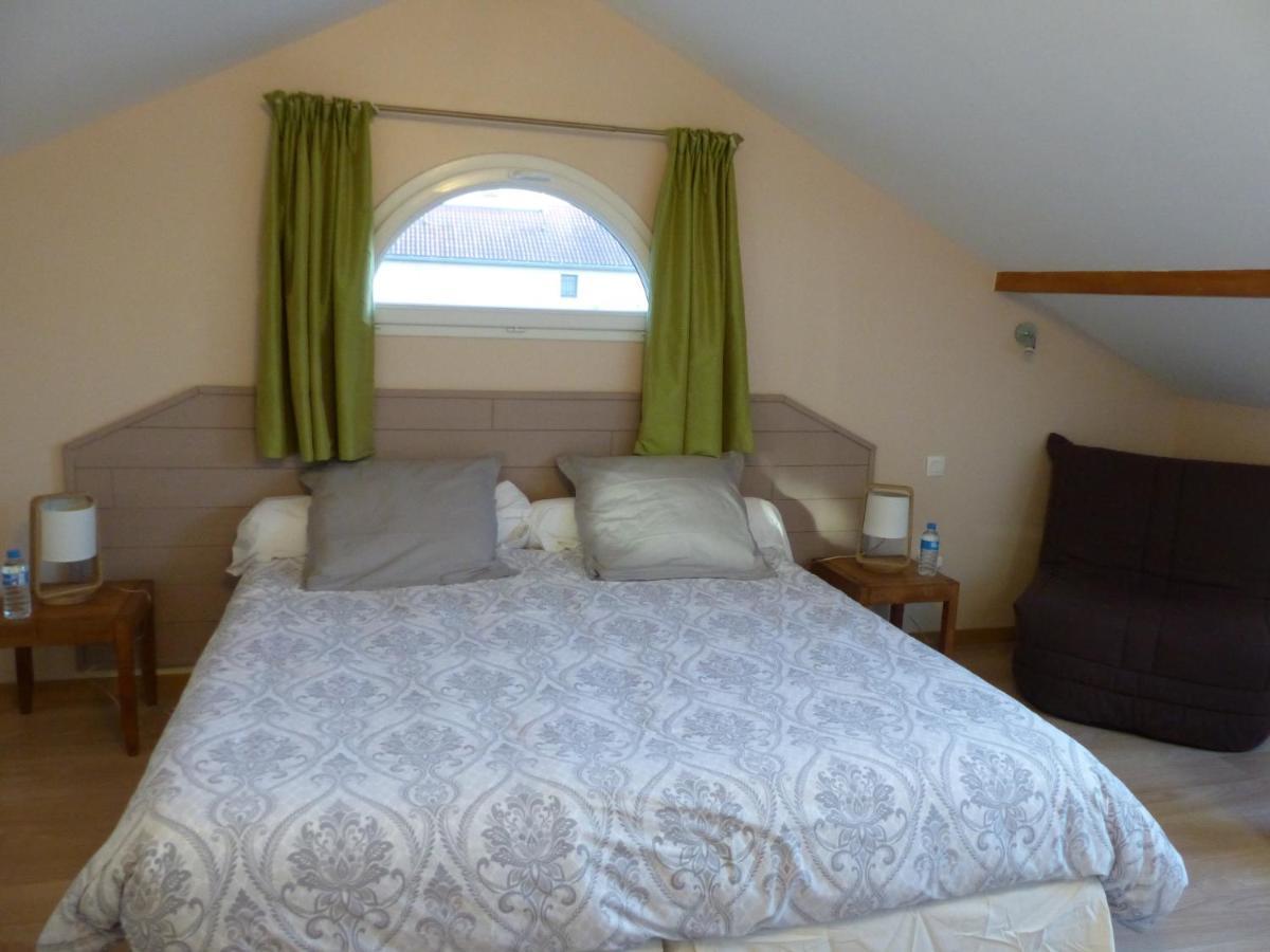 Bed and Breakfast Les Enselmes Montagnieu  Экстерьер фото